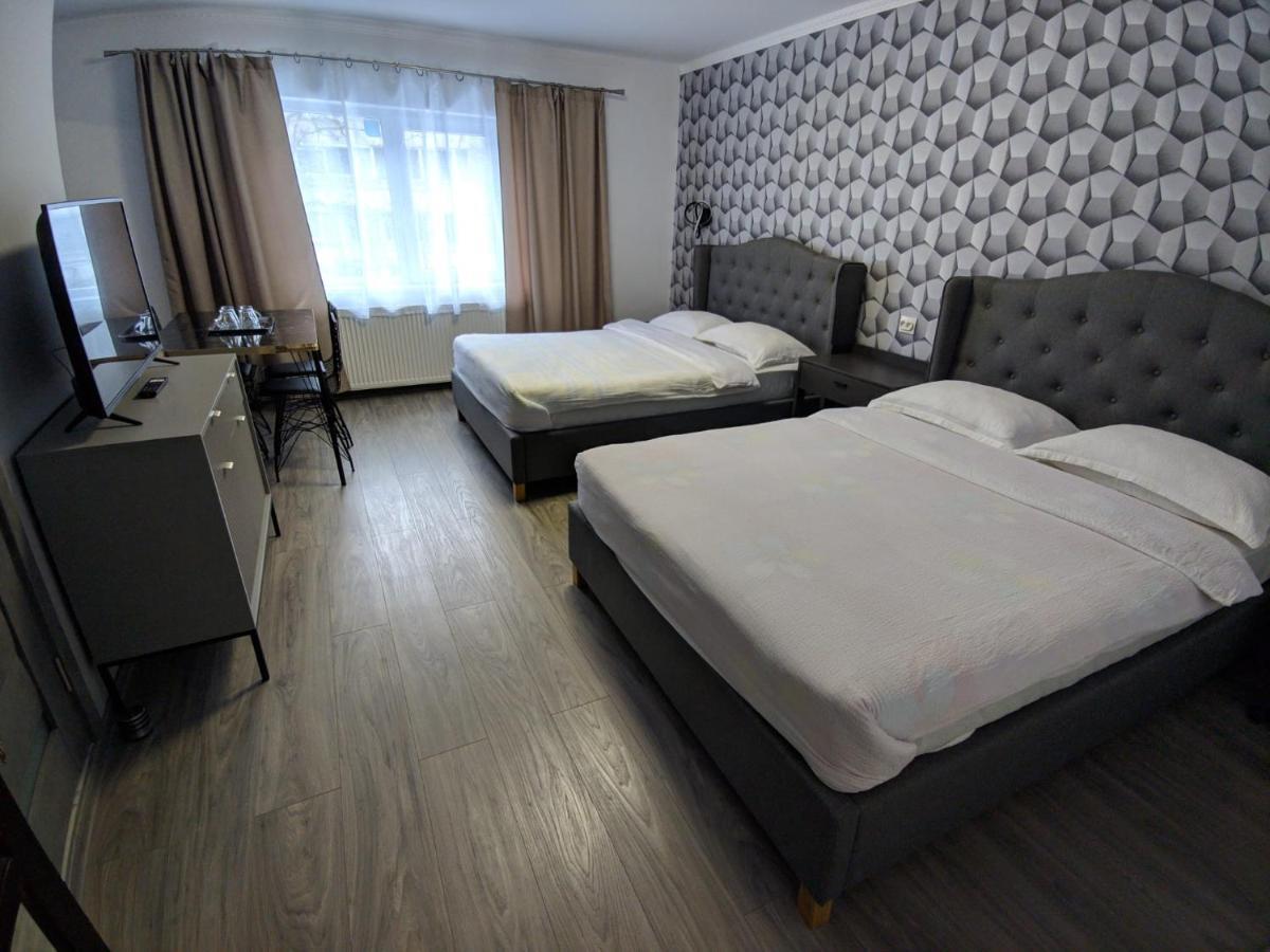Pension Casa Samurai บราชอฟ ภายนอก รูปภาพ