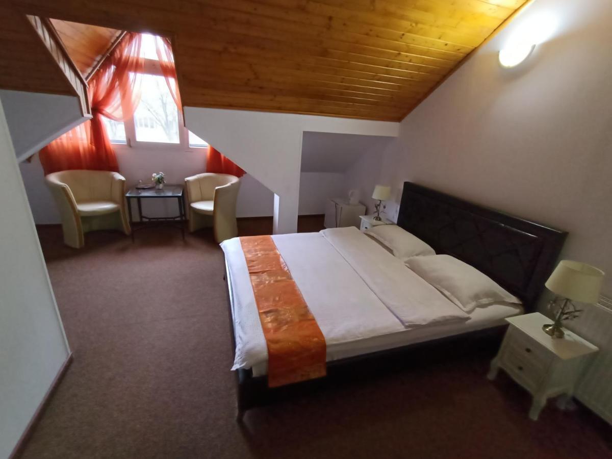 Pension Casa Samurai บราชอฟ ภายนอก รูปภาพ