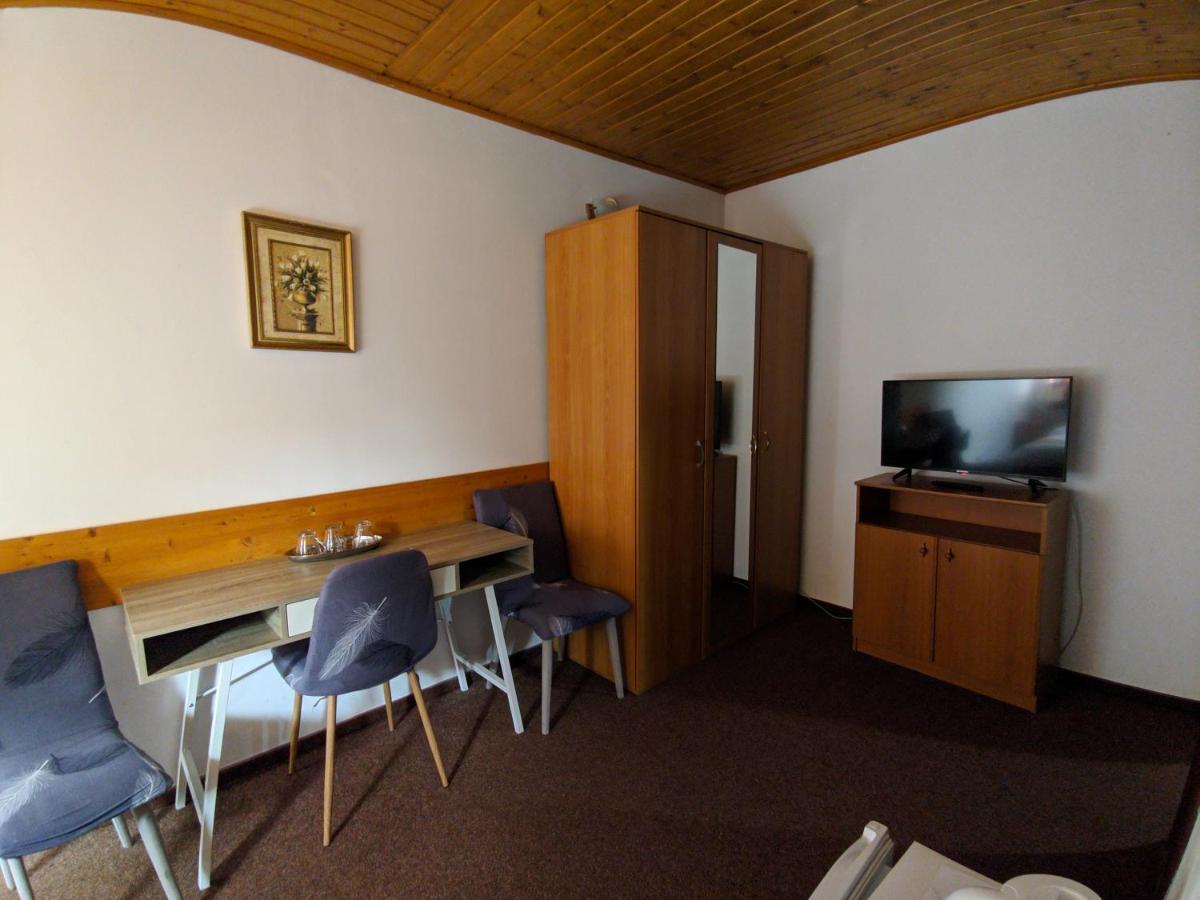 Pension Casa Samurai บราชอฟ ภายนอก รูปภาพ