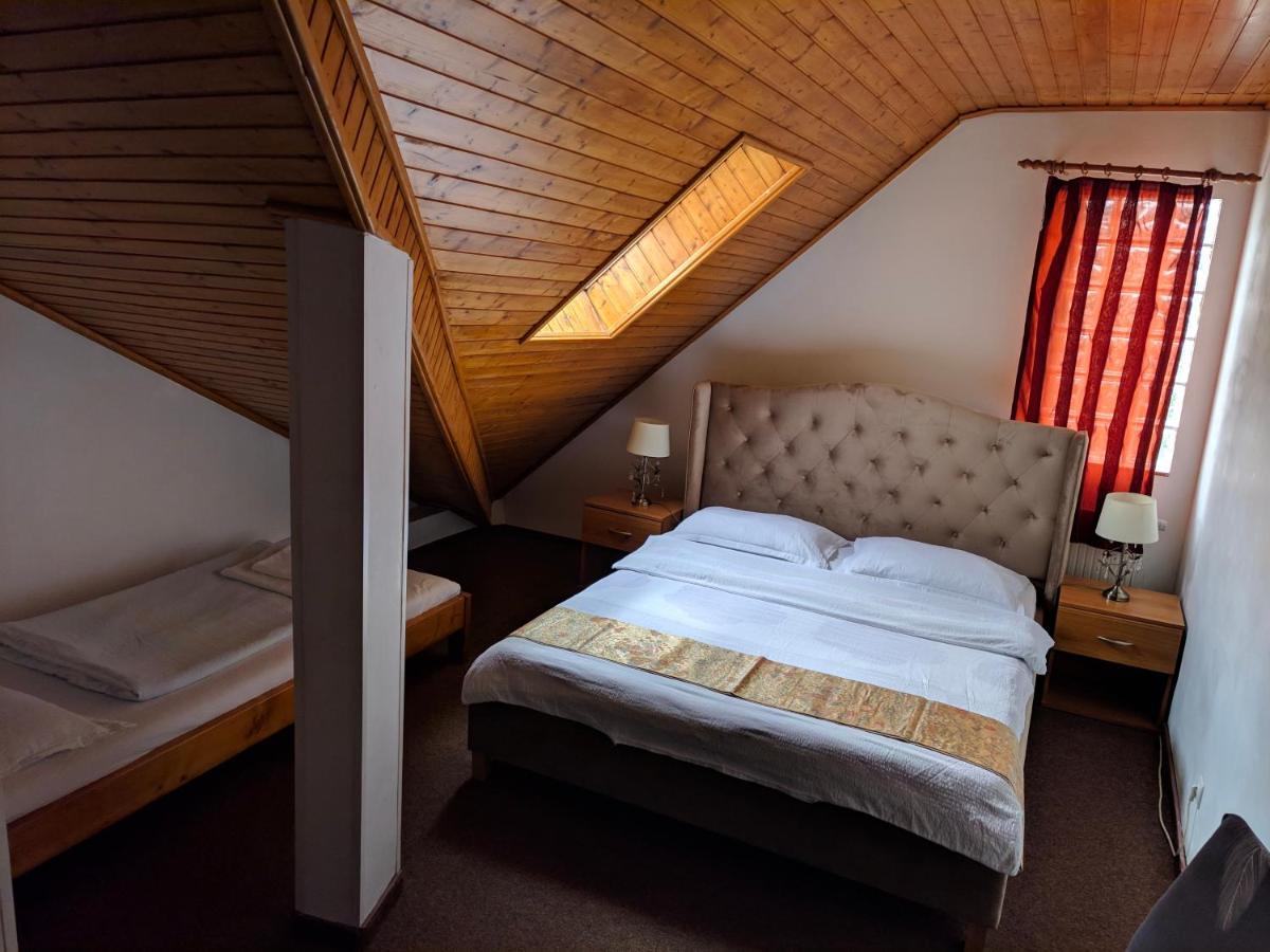Pension Casa Samurai บราชอฟ ภายนอก รูปภาพ